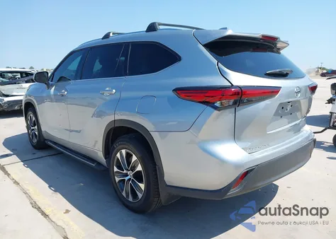 2021 Toyota Highlander Xle z USA, uszkodzony, nr VIN 5TDGZRAH8MS527199